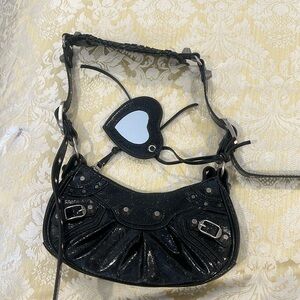 Black shoulder bag